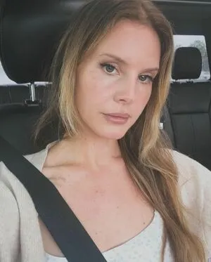 Lana Del Rey OnlyFans Leaked Free Thumbnail Picture - #4W2rtG9tVW