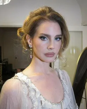Lana Del Rey OnlyFans Leaked Free Thumbnail Picture - #4n8g1KGlMF
