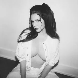 Lana Del Rey OnlyFans Leaked Free Thumbnail Picture - #zwCDAKTXs7