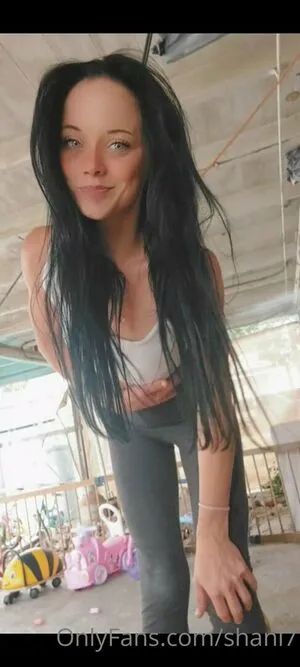 Land Down Under Gal OnlyFans Leaked Free Thumbnail Picture - #qxbHRvbIJb