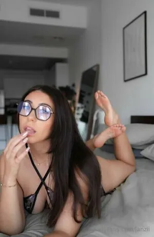 Lanzii OnlyFans Leaked Free Thumbnail Picture - #BkoQsUW4Kc