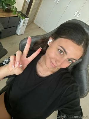 Lanzii OnlyFans Leaked Free Thumbnail Picture - #w7VQn9royC