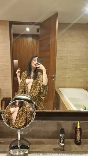 Lapetiteperleofficial OnlyFans Leaked Free Thumbnail Picture - #cZtILCWC7E