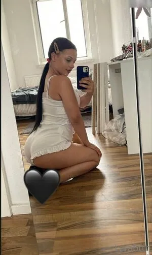 Lara Bttn OnlyFans Leaked Free Thumbnail Picture - #RDVlYK6eFF