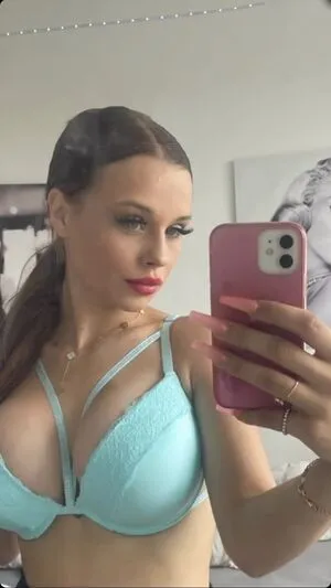 Lara Bttn OnlyFans Leaked Free Thumbnail Picture - #WahJA9bIns