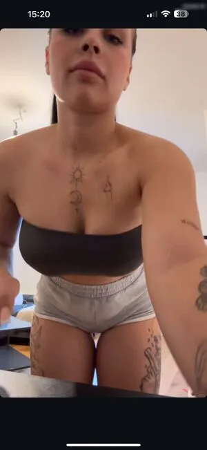 Lara Bttn OnlyFans Leaked Free Thumbnail Picture - #skl48hy79F