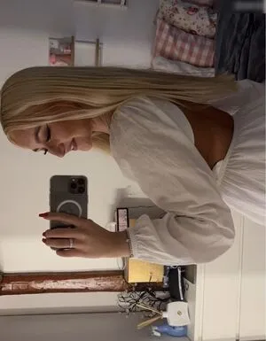 Lara Charlotte OnlyFans Leaked Free Thumbnail Picture - #KJqYphsog0