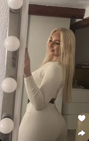 Lara Charlotte OnlyFans Leaked Free Thumbnail Picture - #rVZ3YCR89Q