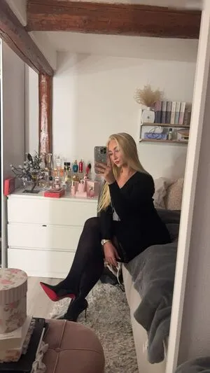 Lara Charlottee OnlyFans Leaked Free Thumbnail Picture - #0ri4e06P5Q