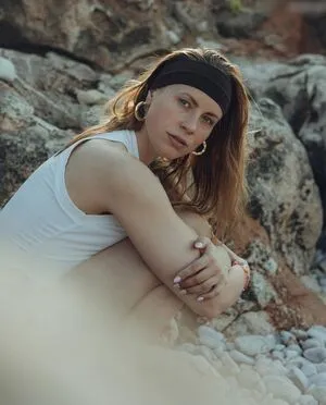 Lara Dandelion Seibert OnlyFans Leaked Free Thumbnail Picture - #c2WSnzY2eS