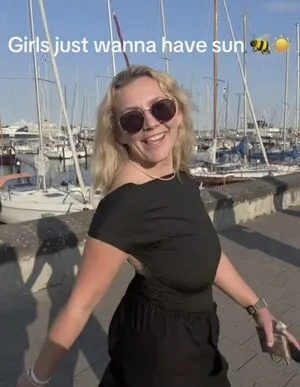 Lara Esser OnlyFans Leaked Free Thumbnail Picture - #D85bTp6D9x