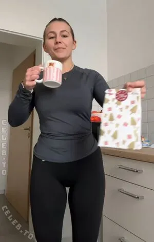 Lara Esser OnlyFans Leaked Free Thumbnail Picture - #H6FDU6LyXN