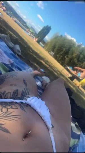 Lara Joy OnlyFans Leaked Free Thumbnail Picture - #AsXIdlIdyO