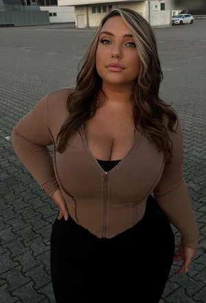 Lara Marie V OnlyFans Leaked Free Thumbnail Picture - #CjGrQFK9vK