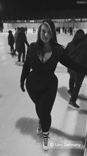 Lara Marie V OnlyFans Leaked Free Thumbnail Picture - #ce6RsOeV7P