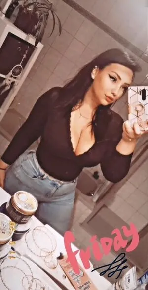Lara Marie V OnlyFans Leaked Free Thumbnail Picture - #p2N8mKG5kx