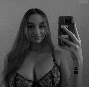 Lara Mde OnlyFans Leaked Free Thumbnail Picture - #4LdJH5awR9