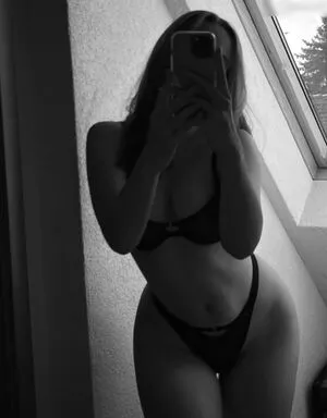 Lara Mde OnlyFans Leaked Free Thumbnail Picture - #QQFJiTTXYT