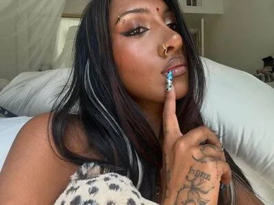 Lara Raj OnlyFans Leaked Free Thumbnail Picture - #cIQiC5G2LE