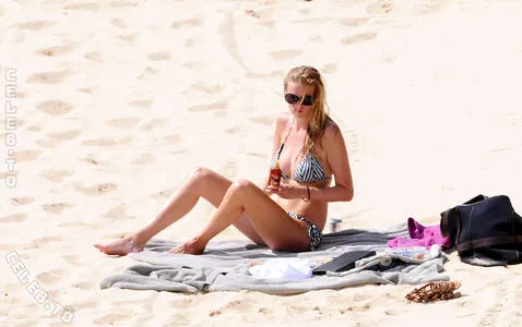 Lara Stone OnlyFans Leaked Free Thumbnail Picture - #4CUNsyjuCy