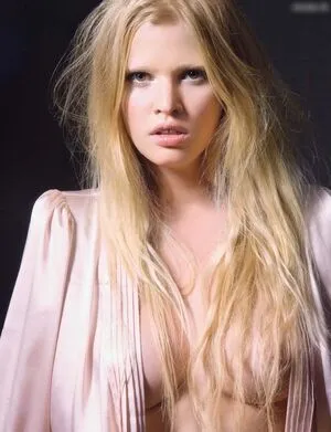 Lara Stone OnlyFans Leaked Free Thumbnail Picture - #9vSpLbeuck