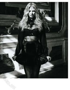 Lara Stone OnlyFans Leaked Free Thumbnail Picture - #aqtwIUMT48