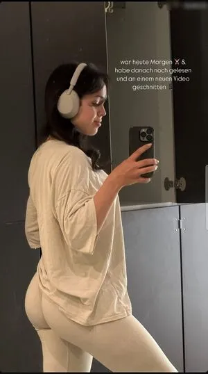 Lara Stxx OnlyFans Leaked Free Thumbnail Picture - #TRIOH74AY4