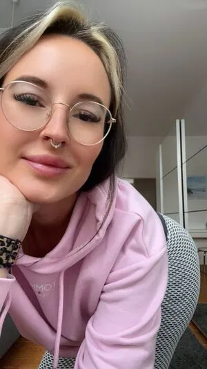 Larajennycroft OnlyFans Leaked Free Thumbnail Picture - #0suAsAnZoq