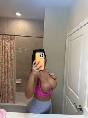 Larajuicytv OnlyFans Leaked Free Thumbnail Picture - #47bwJwRg19