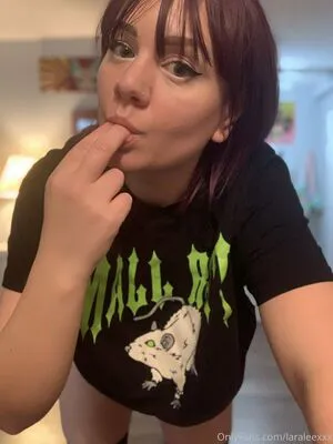 Laraleexxx OnlyFans Leaked Free Thumbnail Picture - #F55oca7tp9