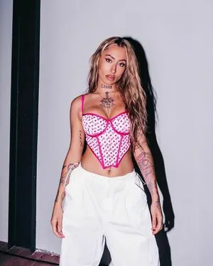 Larataylorbb OnlyFans Leaked Free Thumbnail Picture - #OvI4Z6Whh8