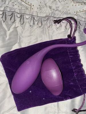 Largeboobies305 OnlyFans Leaked Free Thumbnail Picture - #8SpwF4oZic
