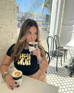 Larissa Cambusano OnlyFans Leaked Free Thumbnail Picture - #3Lhno3X8s5