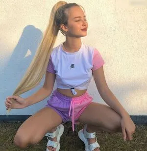 Larissa Hucker OnlyFans Leaked Free Thumbnail Picture - #1Yre89Obhz