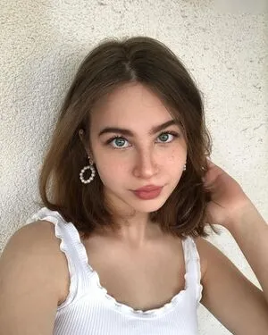 Larissa Hucker OnlyFans Leaked Free Thumbnail Picture - #GAKsYi7S26