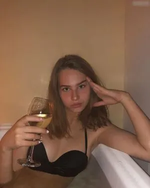 Larissa Hucker OnlyFans Leaked Free Thumbnail Picture - #vVjnesrWNU