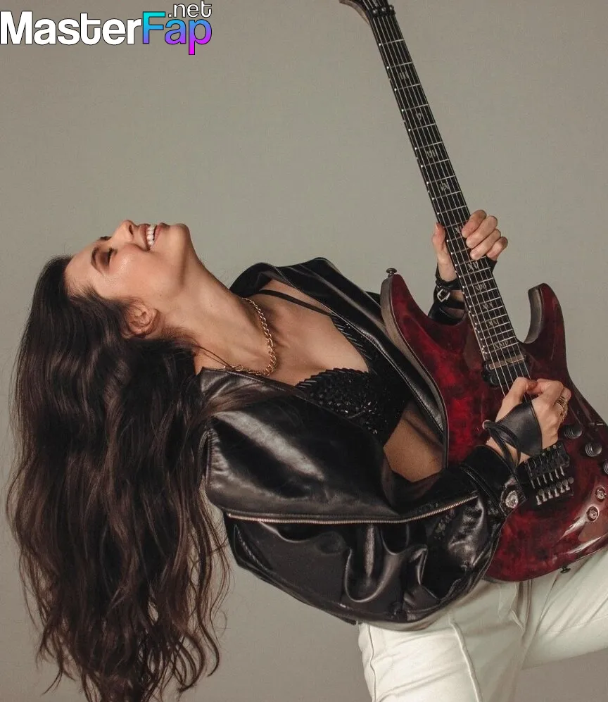 larissa-liveir