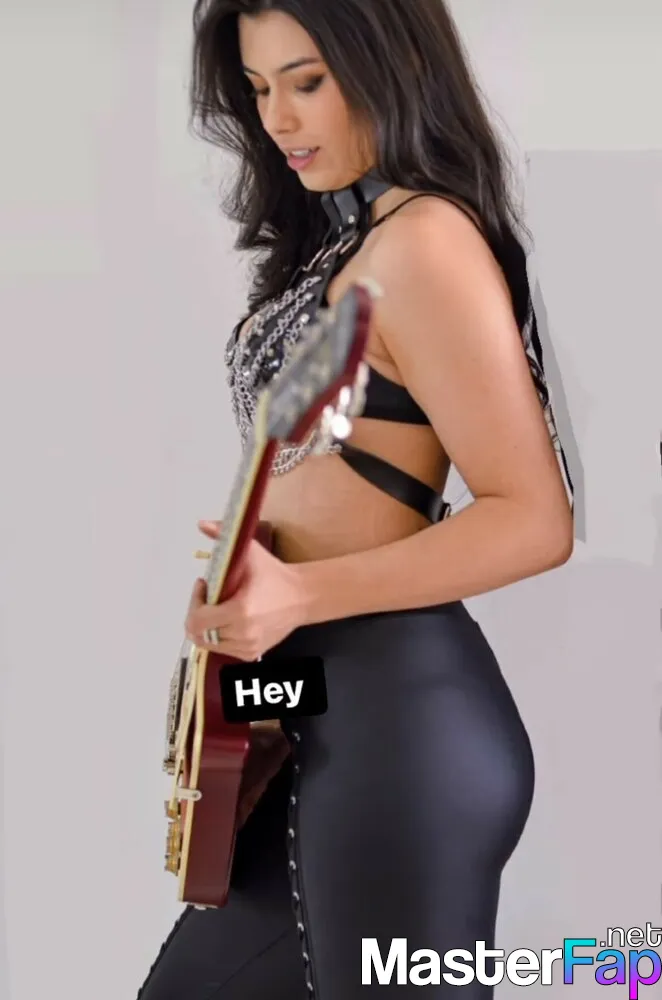 larissa-liveir