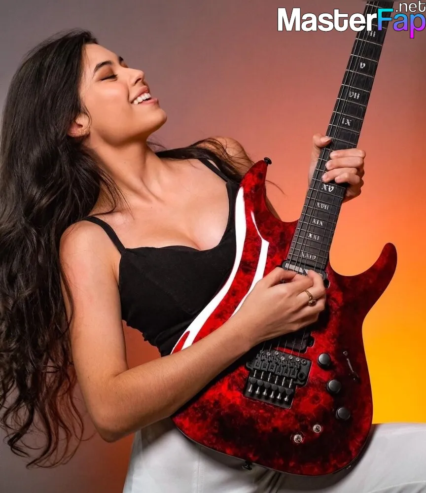 larissa-liveir