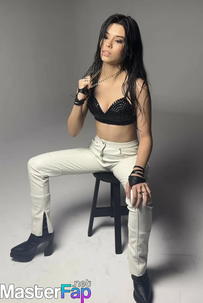 larissa-liveir