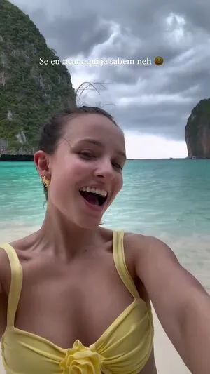 Larissa Manoela OnlyFans Leaked Free Thumbnail Picture - #FNf2ErIDvG