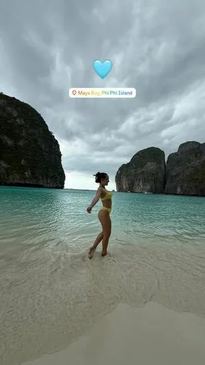 Larissa Manoela OnlyFans Leaked Free Thumbnail Picture - #ITrkOdIk4C