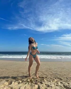 Larissa Manoela OnlyFans Leaked Free Thumbnail Picture - #RpHcsnm1nF