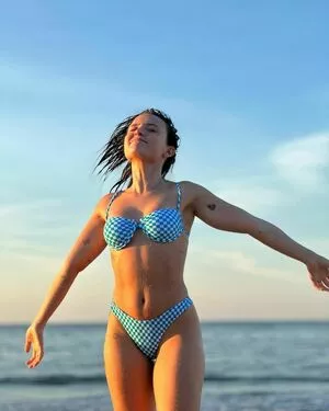 Larissa Manoela OnlyFans Leaked Free Thumbnail Picture - #duF0a3k861