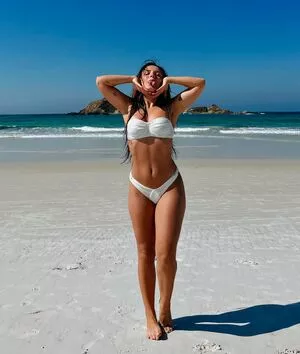 Larissa Manoela OnlyFans Leaked Free Thumbnail Picture - #t6kY6aUCWD