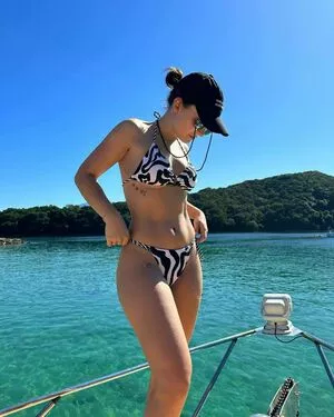 Larissa Manoela OnlyFans Leaked Free Thumbnail Picture - #vSKhd2yDss