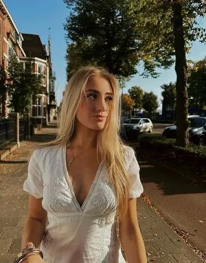 Larissa Oberste OnlyFans Leaked Free Thumbnail Picture - #ldWeXNleKb
