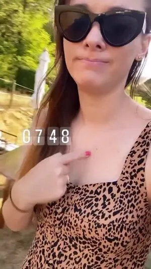 Larissa Riess OnlyFans Leaked Free Thumbnail Picture - #8JqbTPour9