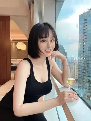 Larissa Rochefort OnlyFans Leaked Free Thumbnail Picture - #0nBsejGVj0