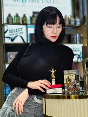 Larissa Rochefort OnlyFans Leaked Free Thumbnail Picture - #LxENavuYEd